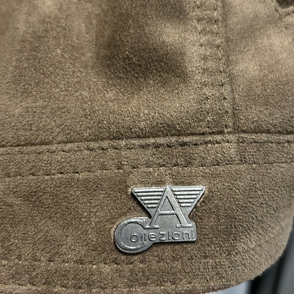 Men's Classic Brown Suede Jacket - Picture 3 of 15